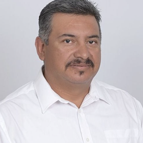 A photo of Roberto Estrada