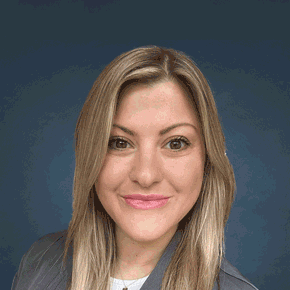 a headshot of Kellie Miller